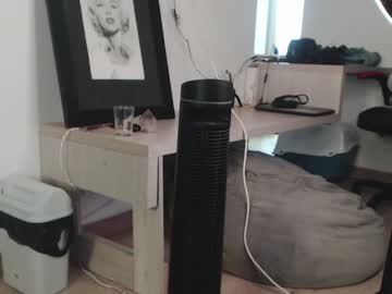 webcam man fratguysonline capture image #1242