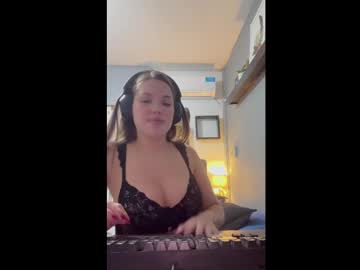 webcam girl eemilyyyy19 capture image #156808