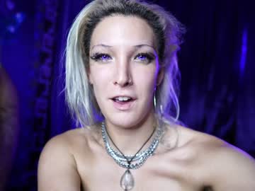webcam tranny futamakis_room capture image #39657