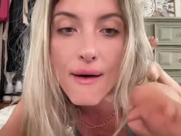 webcam girl moniqueoxox capture image #131389